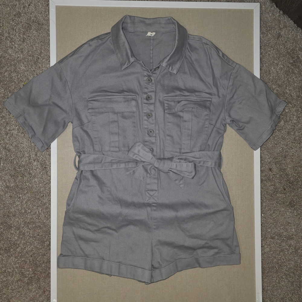 Women's Short-Sleeve Utility Romper with Self-Tie Waist - Gray